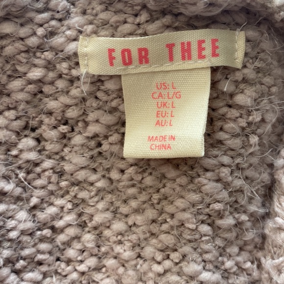 For thee large sweater - Picture 2 of 2